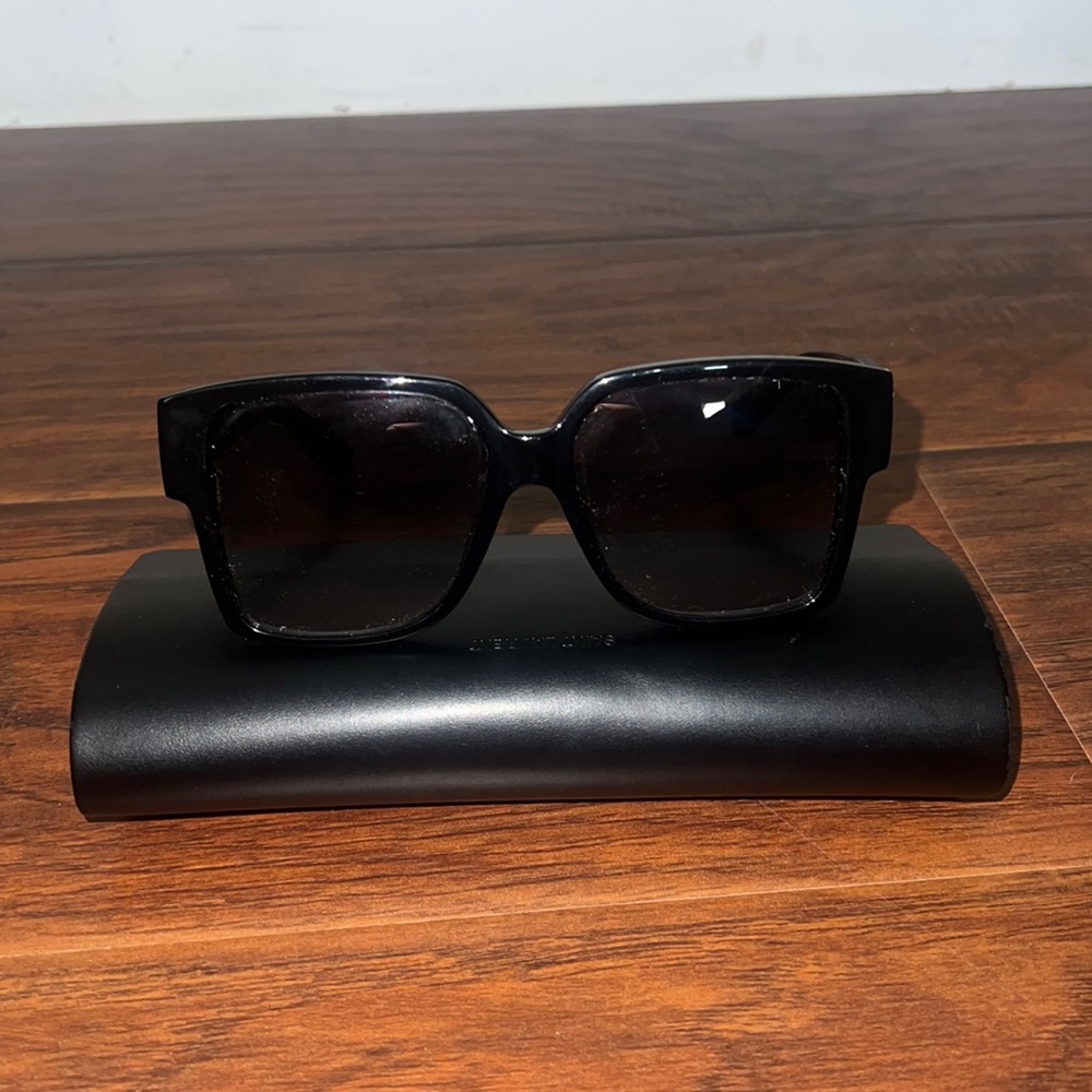 AUTHENTIC YSL BLACK OVERSIZED SUNGLASSES